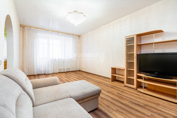 
  Сдам в аренду 1-комнатную квартиру, 46 м², Томск

. Фото 1.