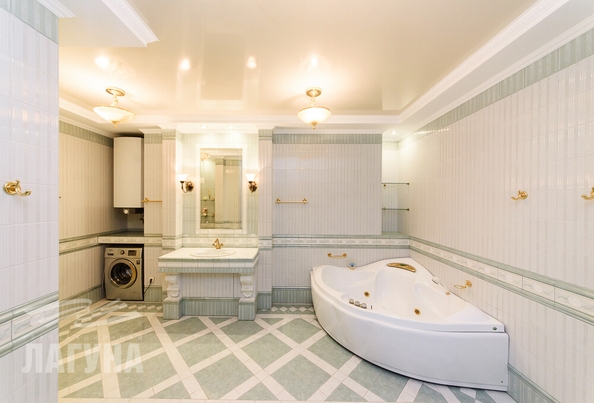 
   Продам 3-комнатную, 153.9 м², Дзержинского ул, 27

. Фото 14.