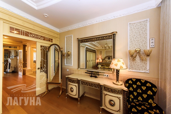 
   Продам 3-комнатную, 153.9 м², Дзержинского ул, 27

. Фото 20.
