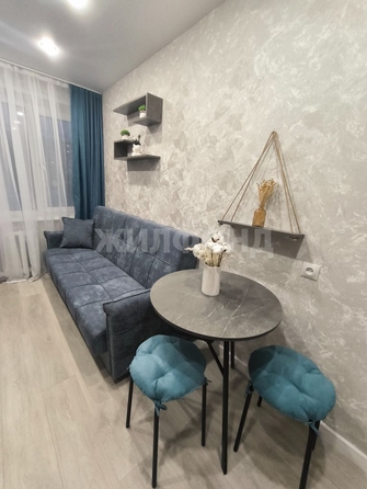 
  Сдам в аренду 1-комнатную квартиру, 13 м², Томск

. Фото 1.