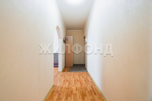 
   Продам 1-комнатную, 45.5 м², Кольцевой проезд, 8а

. Фото 3.