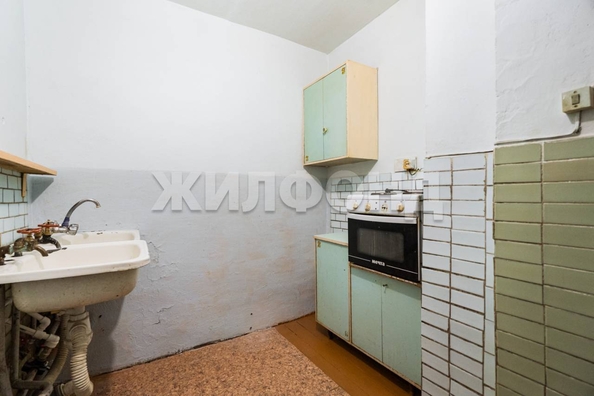 
   Продам секционку, 12.9 м², Светлый пер, 40а

. Фото 6.