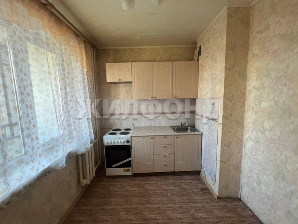 
   Продам 1-комнатную, 35.2 м², Суворова ул, 17

. Фото 2.