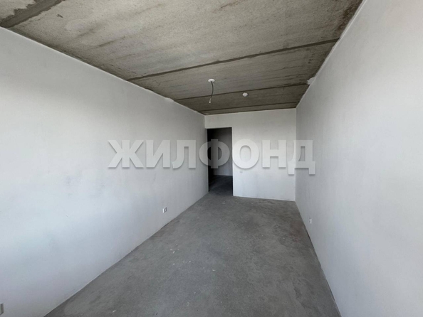 
   Продам 2-комнатную, 52 м², Аркадия Иванова ул, 21

. Фото 10.