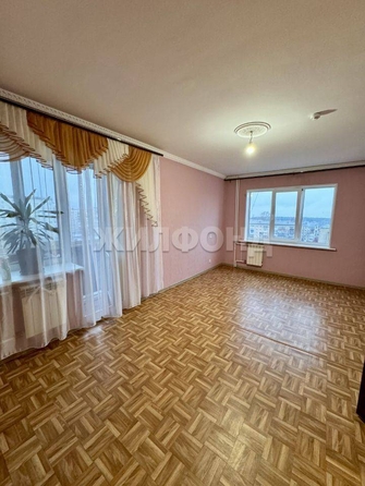 
   Продам 4-комнатную, 68 м², Айвазовского ул, 33

. Фото 1.