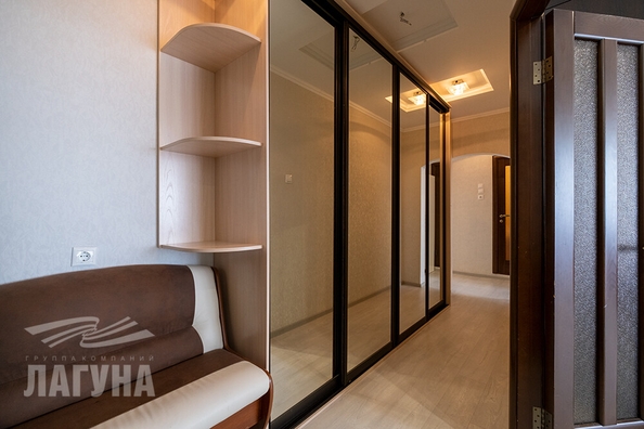 
  Продается 3-комн. квартира, 65.8 м², Елизаровых ул, д. 70
. Фото 4.
