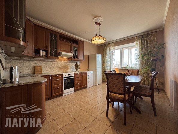 
  Сдается 3-комн. квартира, 109 м², Пионерский пер, д. 10
. Фото 12.