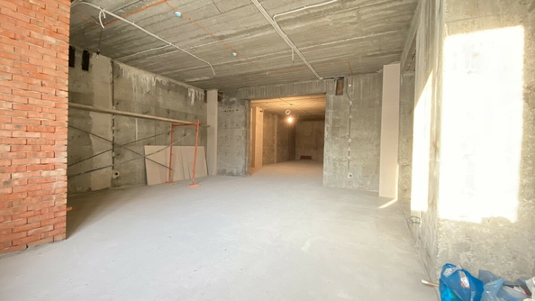 
  Продается универсальное помещение, 130.3 м², Киевская ул, д. 1
. Фото 2.