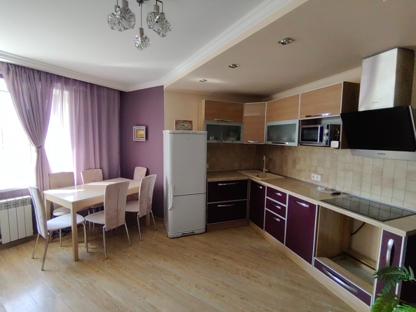 
  Продается 2-комн. квартира, 57.7 м², Большая Подгорная ул, д. 38
. Фото 2.