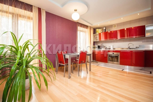 
  Продается 3-комн. квартира, 106.6 м², Тверская ул, д. 81
. Фото 4.
