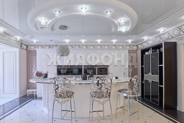 
  Продается 3-комн. квартира, 290 м², Гоголя ул, д. 30/1
. Фото 9.