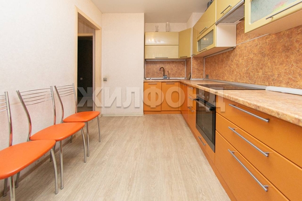 
  Продается 3-комн. квартира, 68.4 м², Ивана Черных ул, д. 75
. Фото 2.