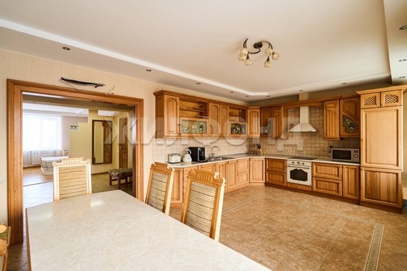 
  Продается 3-комн. квартира, 124 м², Дзержинского ул, д. 60
. Фото 1.