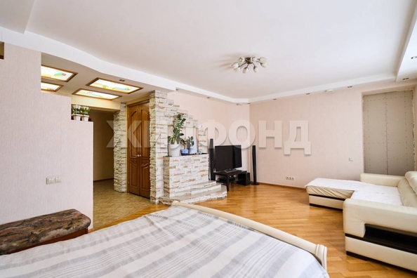 
  Продается 3-комн. квартира, 124 м², Дзержинского ул, д. 60
. Фото 3.