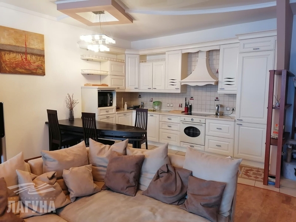 
  Сдается 3-комн. квартира 131.9 м². Фото 13.