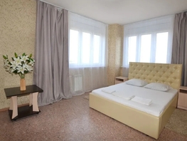 Снять трехкомнатную квартиру Алексеева ул, 72  м&sup2;, 5250 рублей