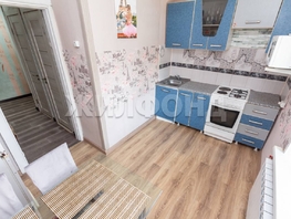 Продается 4-комнатная квартира Комсомольская ул, 79.2 м², 3790000 рублей