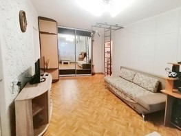 Продается 4-комнатная квартира Строителей б-р, 61.2  м², 5800000 рублей