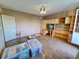 Продается 3-комнатная квартира Строителей б-р, 64  м², 5740000 рублей