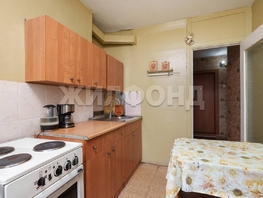 Продается 3-комнатная квартира Бориса Богаткова ул, 60 м², 6599000 рублей