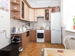 Продается 4-комнатная квартира Бетонная ул, 82.1  м&sup2;, 6300000 рублей