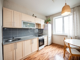 Продается 1-комнатная квартира В. Высоцкого ул, 41.8  м&sup2;, 4100000 рублей