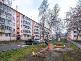 Продается 4-комнатная квартира Петухова ул, 61  м², 4800000 рублей
