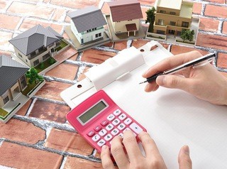 Из 260 поданных в Росреестр заявлений на пересмотр кадастровой цены недвижимости одобрено только 30