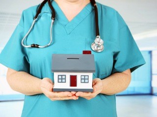 Медикам разрешат приватизировать служебные квартиры