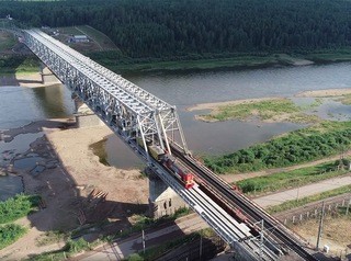 На БАМе построили второй мост через реку Лену
