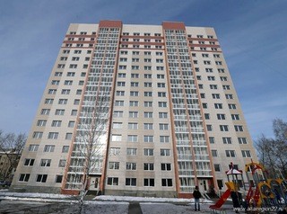 Работники культуры Барнаула получили ключи от новых квартир