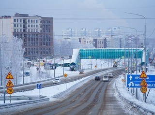 Надземный пешеходный мост возвели на 9-м километре Байкальского тракта