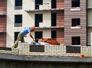 Объемы строительства жилья в Красноярском крае продолжают падать