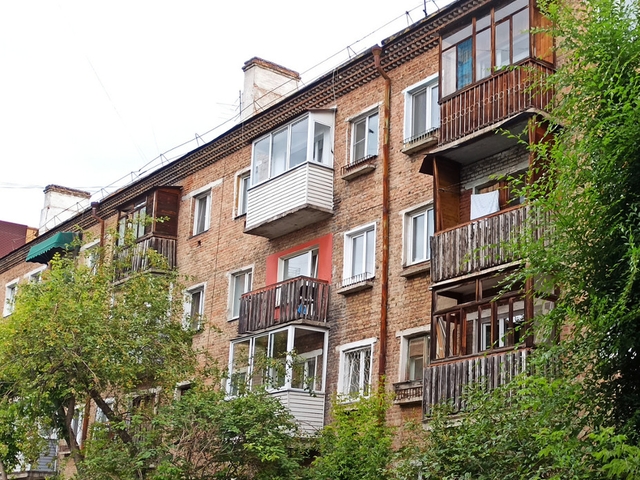 Переехавшие в новостройки продавцы при продаже своей квартиры завышают цены
